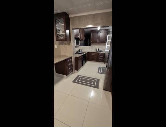 4 BEDROOM HOUSE FOR SALE IN MALVERN